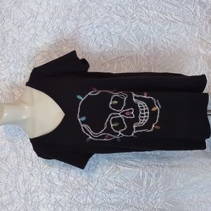 Torrid Halloween scull/Christmas light tee